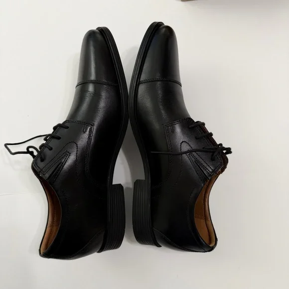 Clarks Black Leather Cap-Toe Derby Shoes - Picture 1 of 12